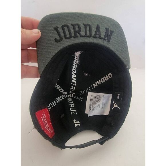 Jordan True Infant Black And Gray Snap Back Jumpman Logo Flat Brim Hat - Picture 3 of 5
